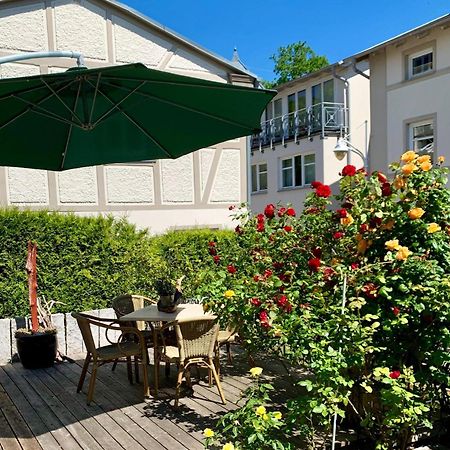 Villa-Rosengarten-Ferienwohnung-Baumhaus-Mit-Seeblick Sassnitz Esterno foto