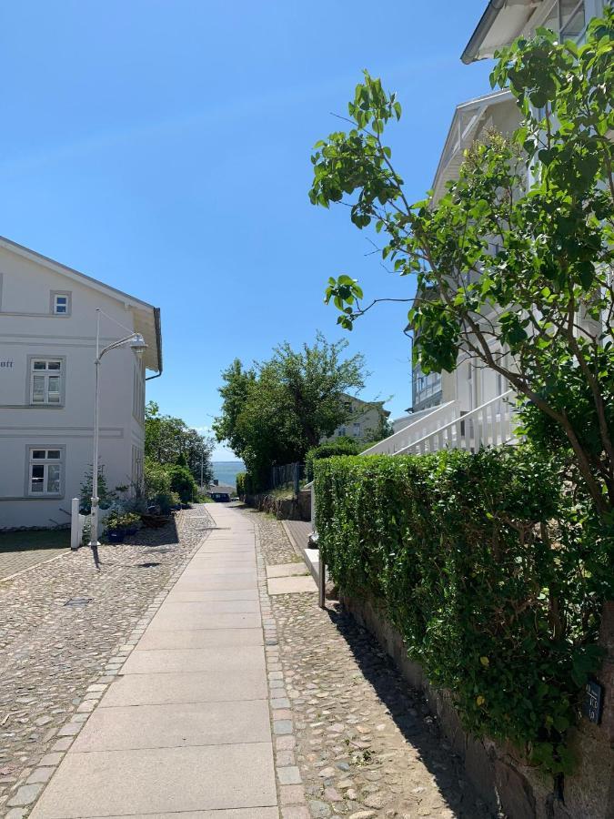 Villa-Rosengarten-Ferienwohnung-Baumhaus-Mit-Seeblick Sassnitz Esterno foto