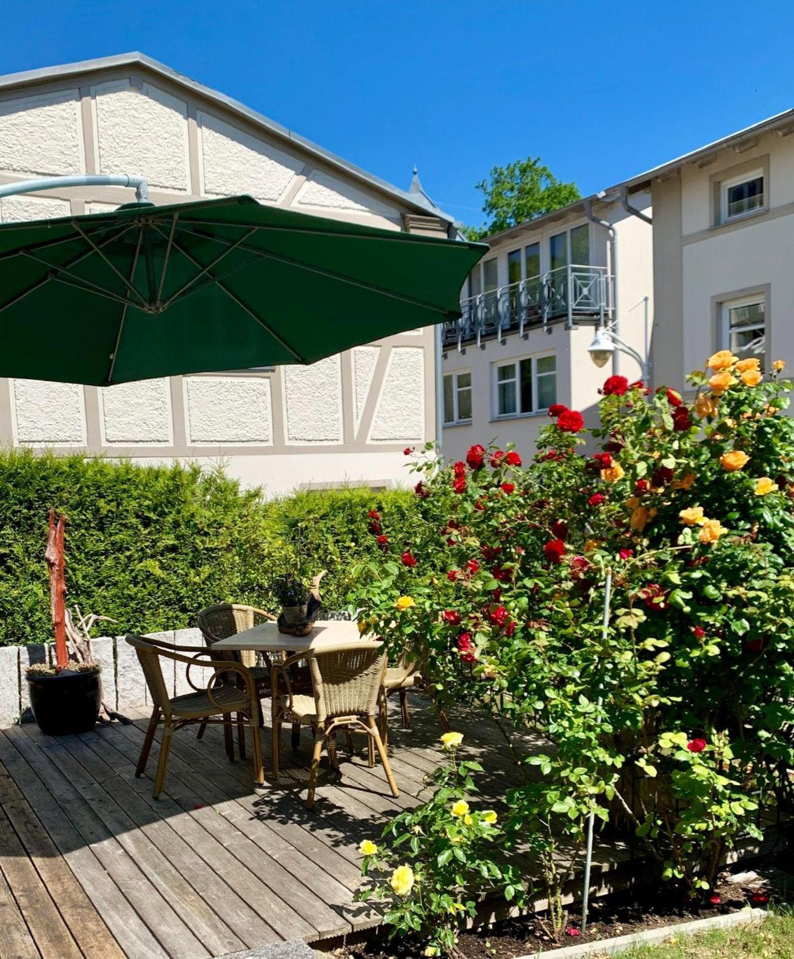 Villa-Rosengarten-Ferienwohnung-Baumhaus-Mit-Seeblick Sassnitz Esterno foto