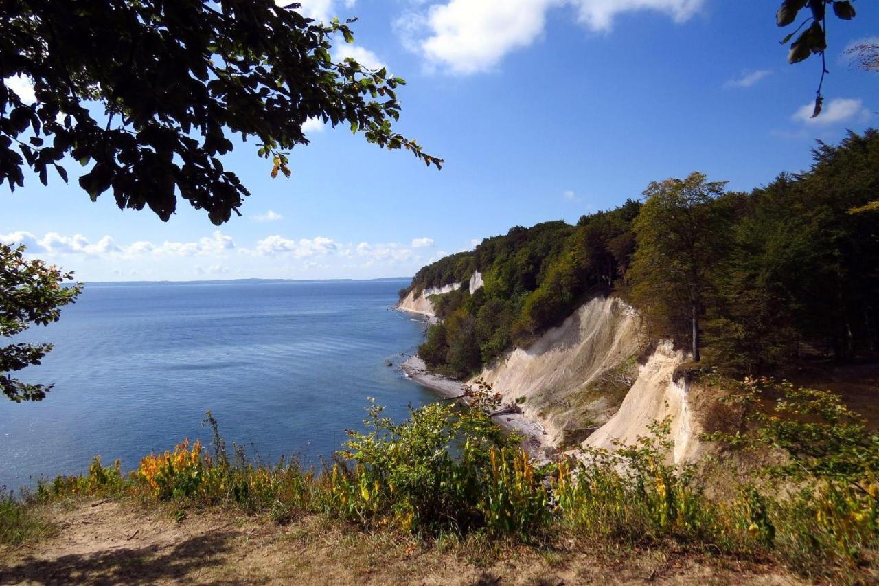 Villa-Rosengarten-Ferienwohnung-Baumhaus-Mit-Seeblick Sassnitz Esterno foto