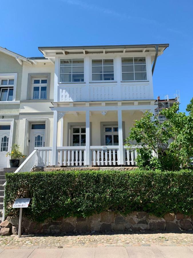 Villa-Rosengarten-Ferienwohnung-Baumhaus-Mit-Seeblick Sassnitz Esterno foto